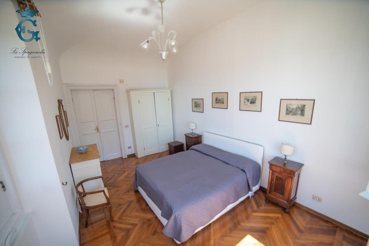 La Spagnuola - Villa Cinquecentesca Sul Mare Con Parco Privato サヴォーナ エクステリア 写真
