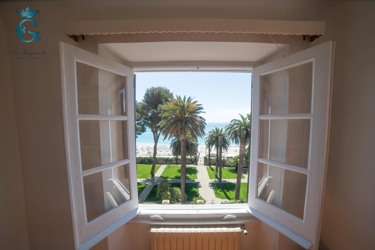 La Spagnuola - Villa Cinquecentesca Sul Mare Con Parco Privato サヴォーナ エクステリア 写真