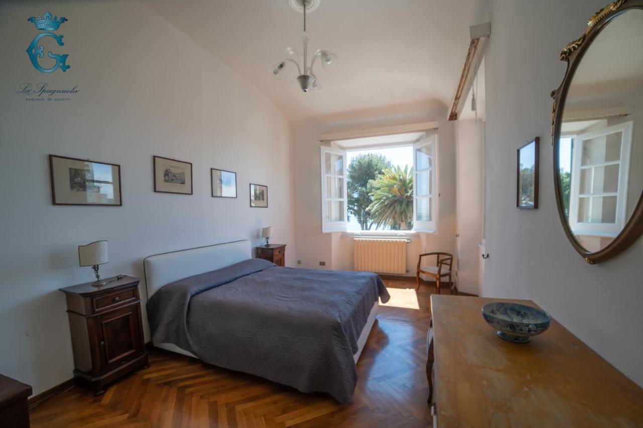 La Spagnuola - Villa Cinquecentesca Sul Mare Con Parco Privato サヴォーナ エクステリア 写真