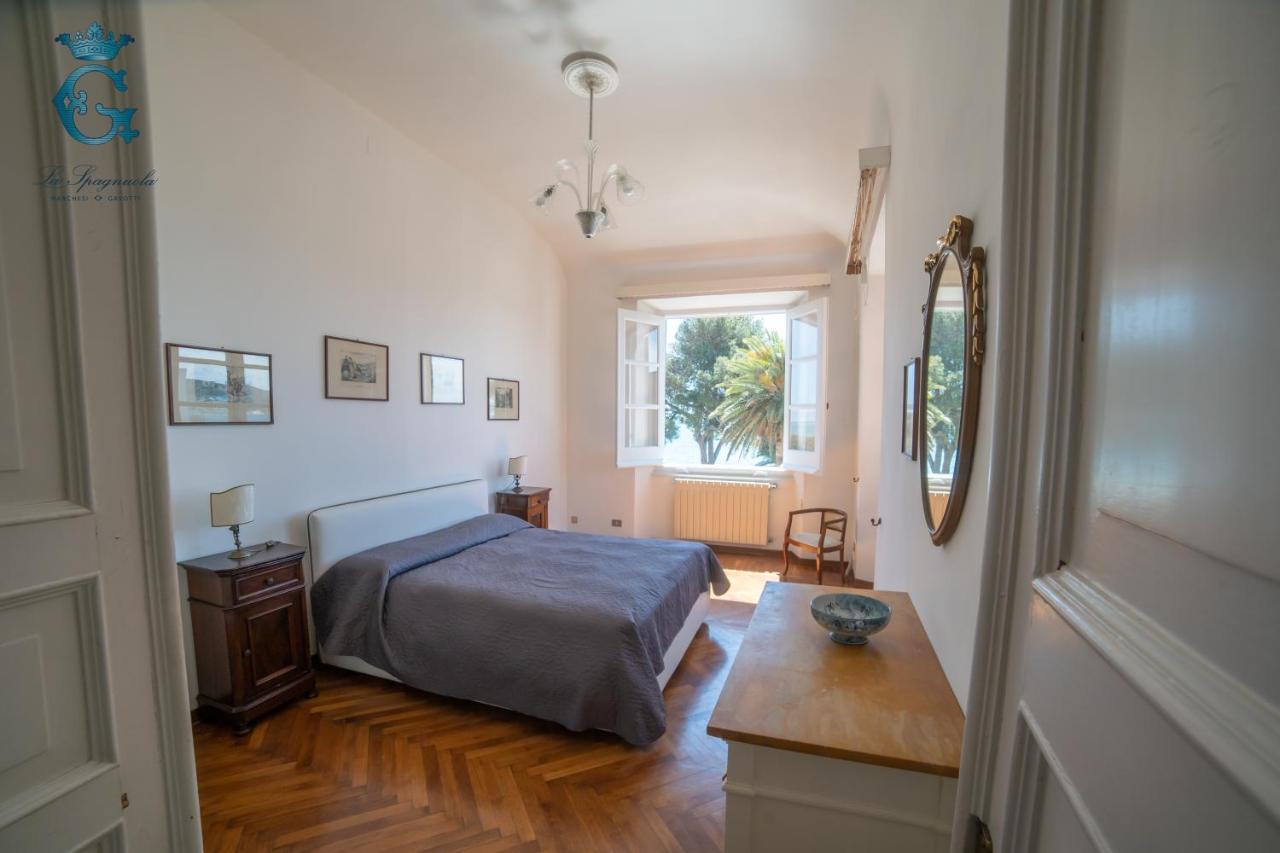 La Spagnuola - Villa Cinquecentesca Sul Mare Con Parco Privato サヴォーナ エクステリア 写真